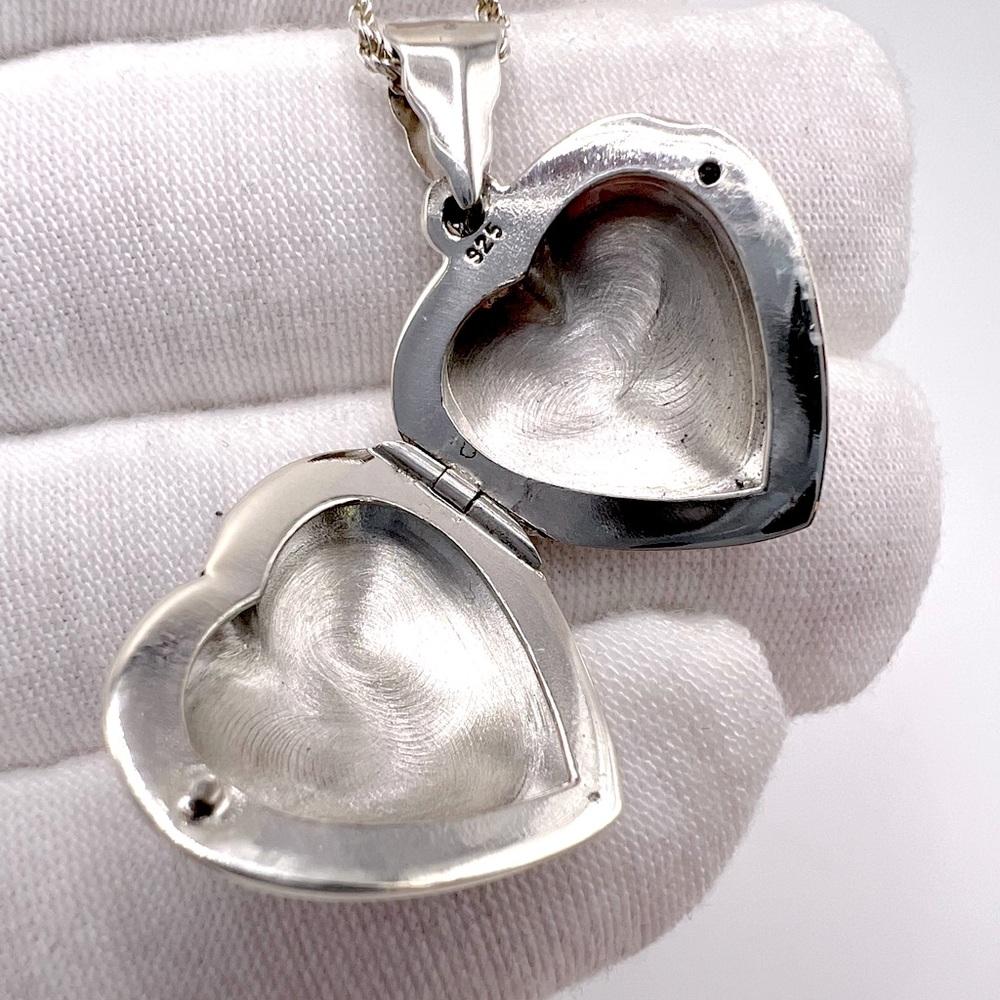 Sale $46 Firm! .925 Sterling Silver Puffed Heart Locket Necklace - Picture 3 of 16